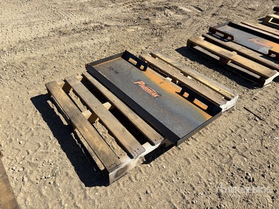 PABREAK UAP28 45 in Skid Steer Attachment Mounting Plate (Unused)