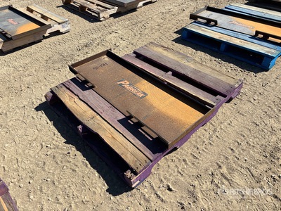 PABREAK UAP28 45 in Skid Steer Attachment Mounting Plate (Unused)