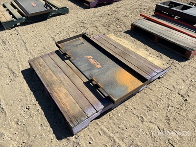 PABREAK UAP28 45 in Skid Steer Attachment Mounting Plate (Unused)