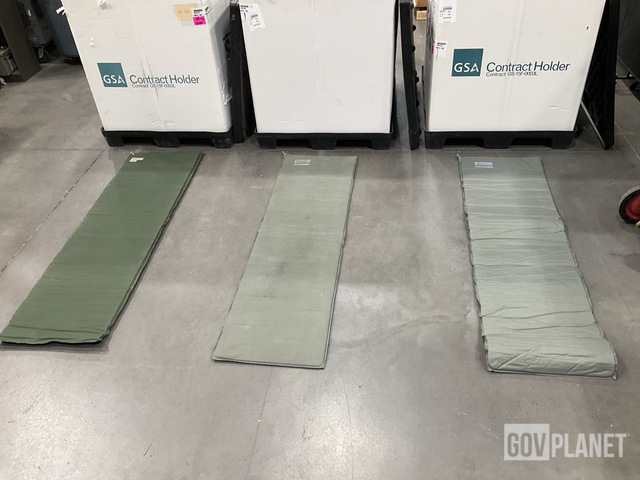 (198) Self-Inflating Sleeping Mats