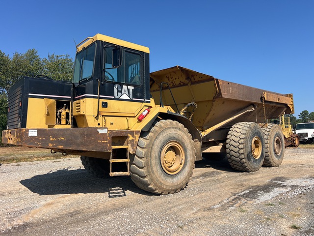 2001 Cat D400E II Articulated Dump Truck