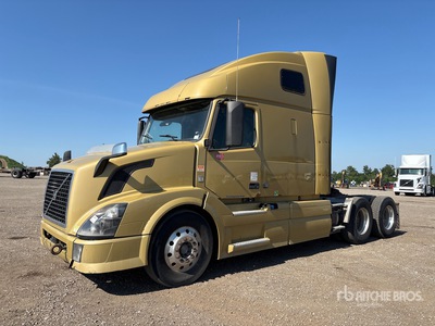 2013 Volvo VNL 6x4 T/A Sleeper Truck Tractor