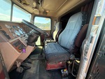 Cab with Seats/armrests