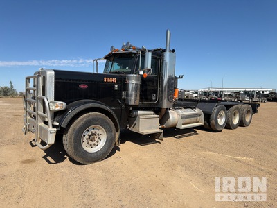 2013 Peterbilt 389 8x4 Camion treuil