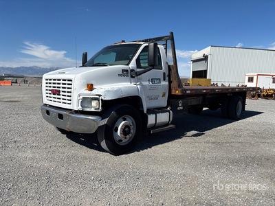 2007 GMC C6000 Camion à Plateau