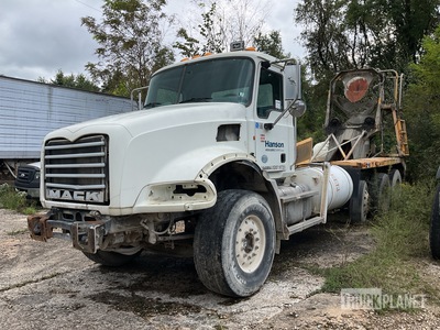 2014 Mack GU813 8x4 Beton-Fahrmischer (Inoperable)