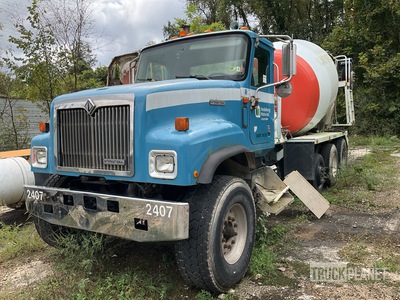 2001 International Paystar 10x4 Beton-Fahrmischer (Inoperable)