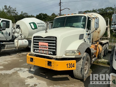 2014 Mack GU813 8x4 Mixer Truck
