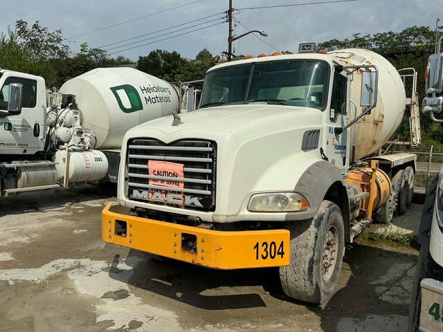 2014 Mack GU813 8x4 Mixer Truck 2014 Mack GU813 8x4 Mixer Truck