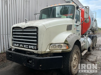 2014 Mack GU813 8x4 Mixer Truck (Inoperable)