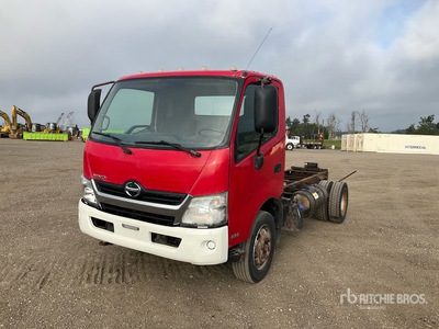 2013 Hino 195 4x2 Cabina y chasis