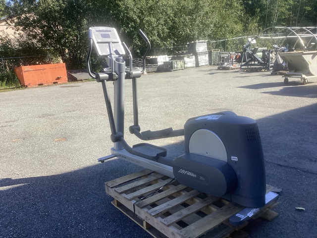 Life Fitness 95X Elliptical