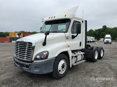 2018 Freightliner Cascadia 125 6x4 T/A Day Cab Truck Tractor