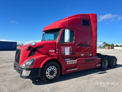 2007 Volvo VNL 6x4 3- Achs Sattelzugmaschine mit Schlafkabine