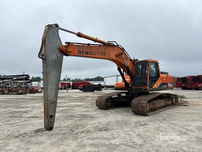 Doosan / Daewoo Solar 255LC-V Tracked Excavator
