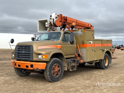 Altec D990A 43 ft on 1997 Ford F700 4x2 Bucket Truck