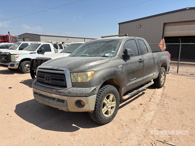2010 Toyota Tundra SR5 4x4 Crew Cab Pickup