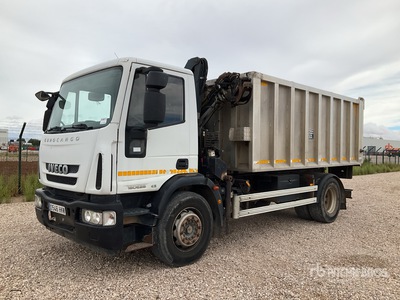 Cayvol 7.7 on 2012 Iveco ML180E28 4x2 شاحنة مسطحة مع رافعة