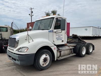 2007 Freightliner Columbia 120 6x4 Ciągnik siodłowy T/A z kabiną dzienną