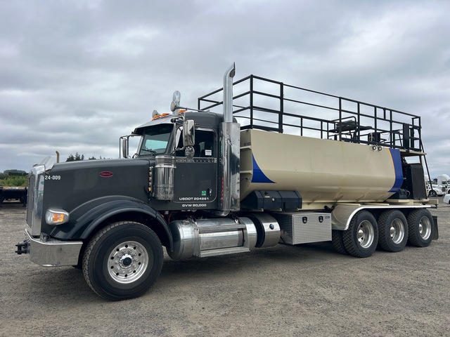 2021 Peterbilt 367 8x6 Hydroseeder Truck