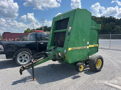 John Deere 466 Round Baler