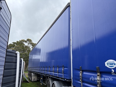 2022 MaxiTrans 13.7 m Tri/A Curtain Side Trailer