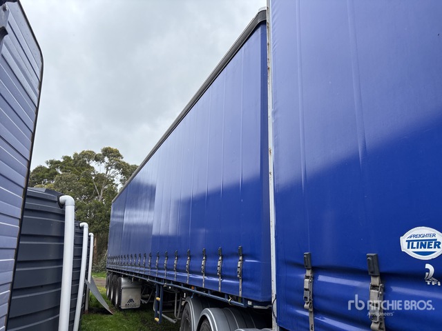 Curtain Side Trailers