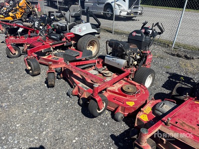 2023 Exmark Turf Tracer X-Series 4x2 Stand-On Rasa erba