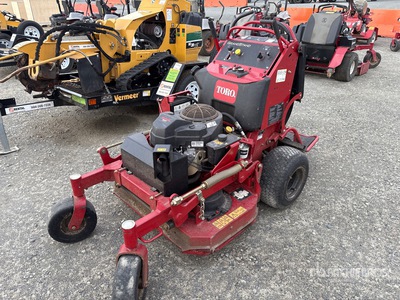 2023 Toro 4x2 Stand-On Rasenmäher