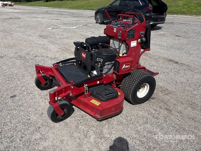 2024 Toro Grandstand Ride-On 52 in Tondeuse à gazon