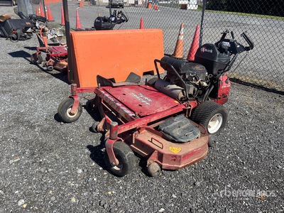 2023 Exmark Turf Tracer X-Series Zero-Turn Rasa erba