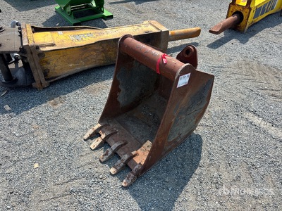 Wain-Roy 22 in Digging Excavator Bucket