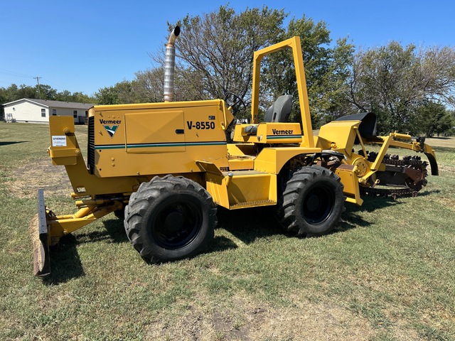 Vermeer V-8550 4x4 Trencher