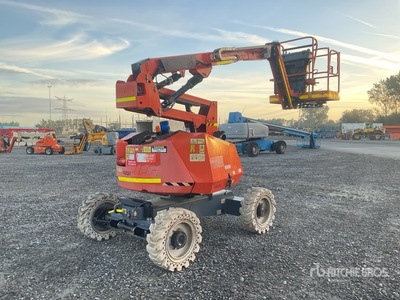 2015 JLG 340AJ 4WD Diesel Articulating Boom Lift