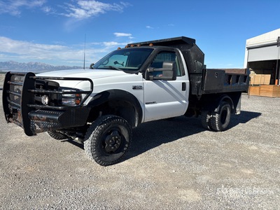 2000 Ford F-350 4x4 Camion à benne basculante