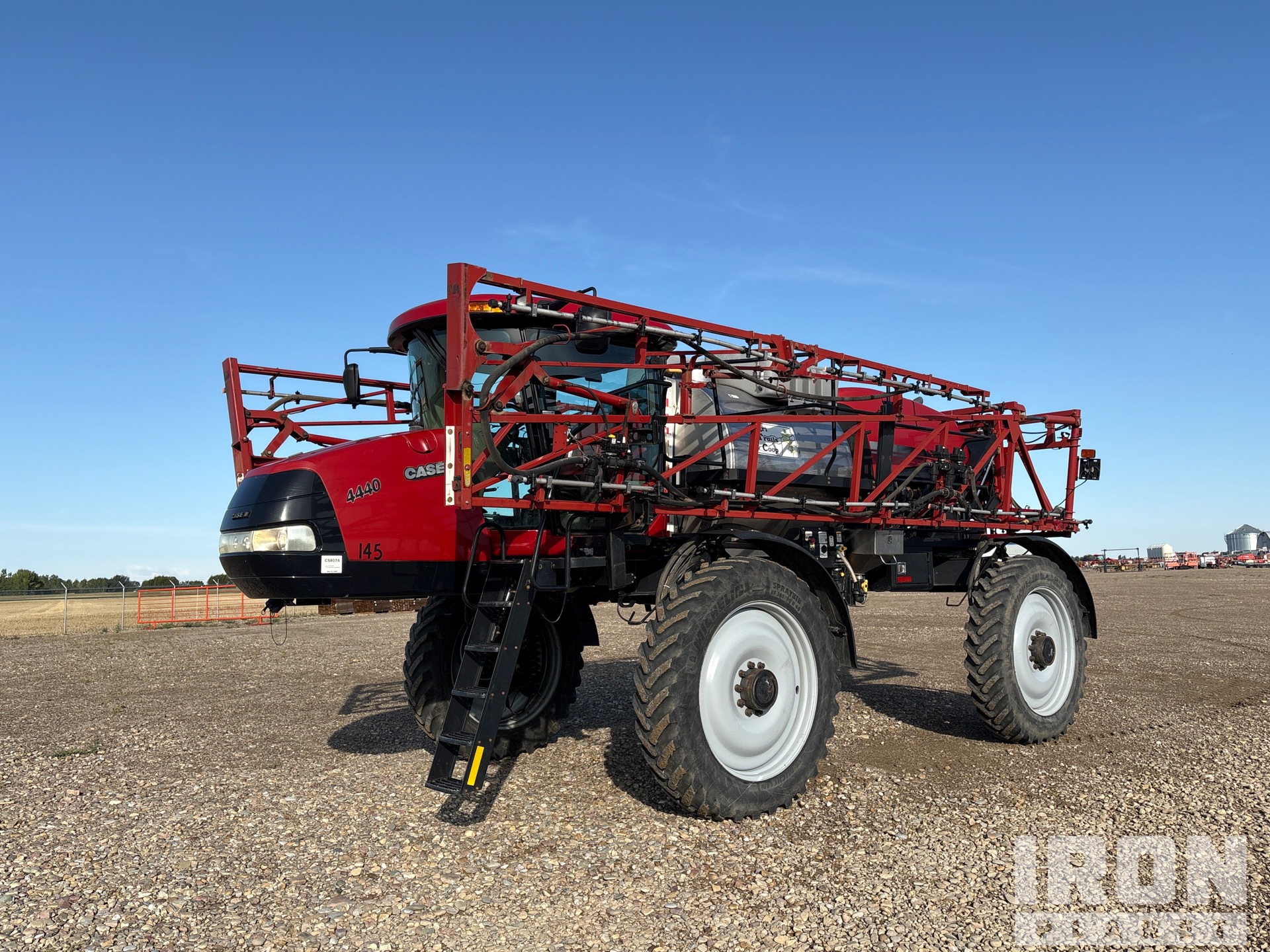 2015 Case IH 4440 100 ft 4x4 High Clearance رشاشة ذاتية الحركة