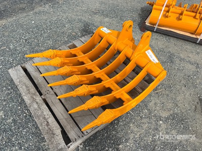 2026 GIYI 32 in Excavator Rake - Fits Cat 305 (Unused)
