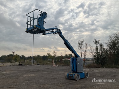 2014 Genie Z30/20 2WD Electric Articulating Boom Lift