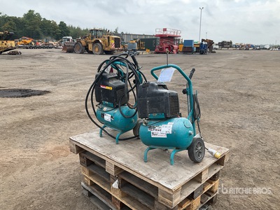 Quantity of (2) Makita AC1300 Mobile Electric 20 L Air Compressor