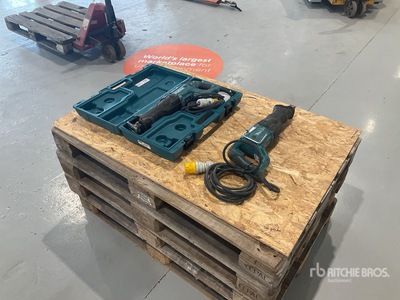 Quantity of (2) Makita Reciprocating Saw Divers - Outils à main