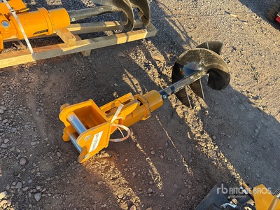2026 GIYI 32 in Excavator Auger - Fits Cat 303 (Unused)