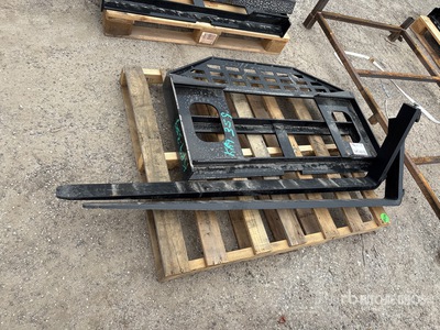 2026 GIYI GY-DHC Skid Steer Forks (Unused)