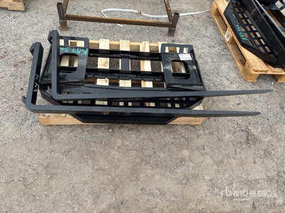 2026 GIYI GY-DHC Skid Steer Forks (Unused)