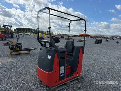 2020 Fenwick-Linde P40CB Tow Tractor