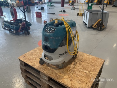 Makita VC4210MX1 Aspirateur