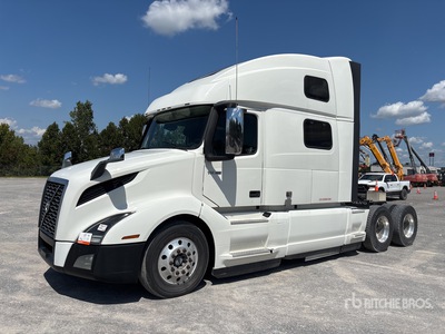 2019 Volvo VNL860 6x4 T/A Sleeper Truck Tractor