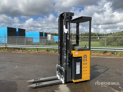 2017 UniCarriers A/160SDTFVHSN570 1500 kg Electric Stacker