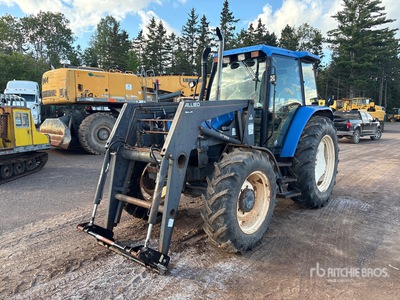 2001 New Holland TS110 Allradtraktor (Inoperable)