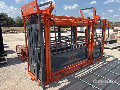 2026 Neks 12 ft Livestock Squeeze Chute (Unused)