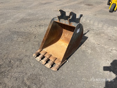Cat 40 in Q/C Digging Excavator Bucket - Fits John Deere 60D